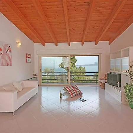 Apartment Villetta Linda 9 *